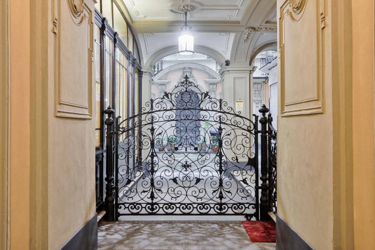 Acadamis -Il Rifugio Dei Mercanti- Piazza Castello Turin Exterior photo