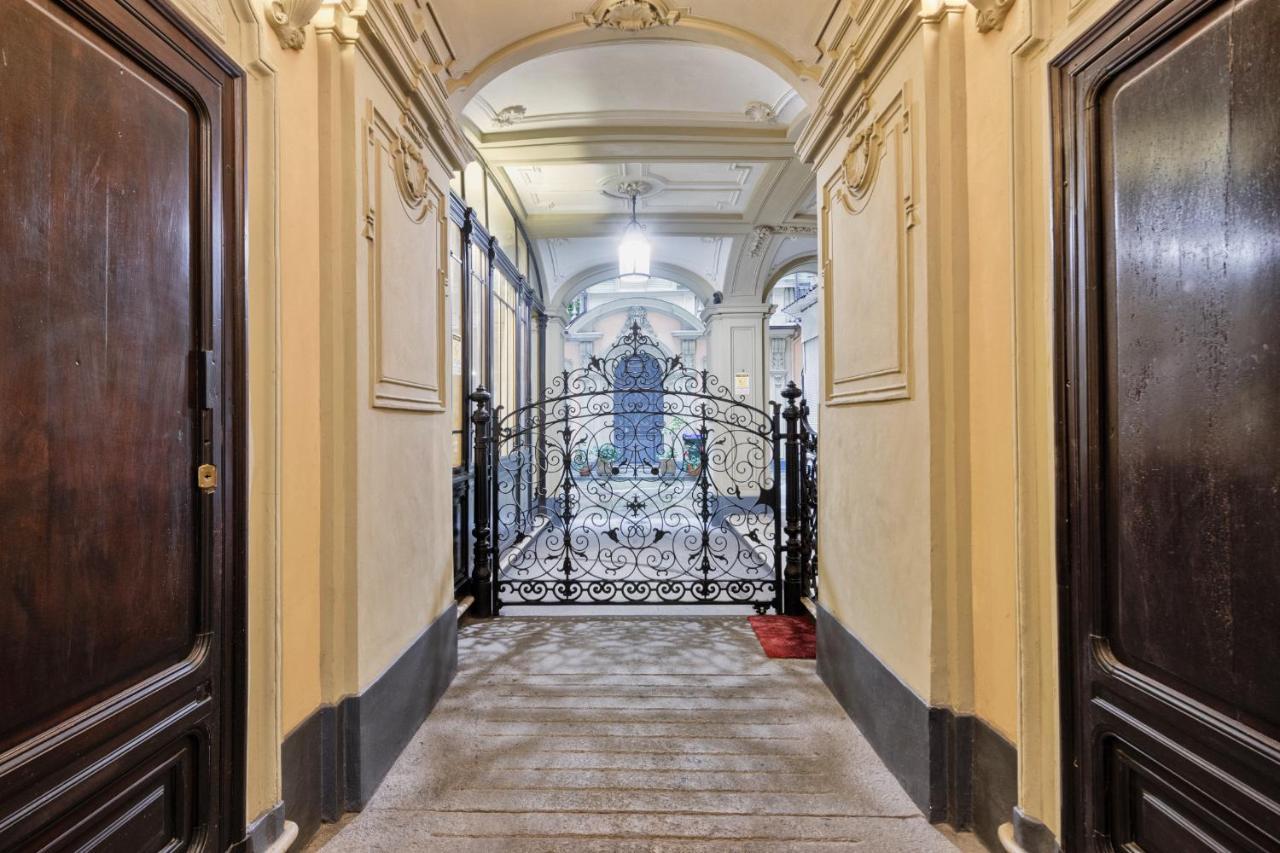 Acadamis -Il Rifugio Dei Mercanti- Piazza Castello Turin Exterior photo